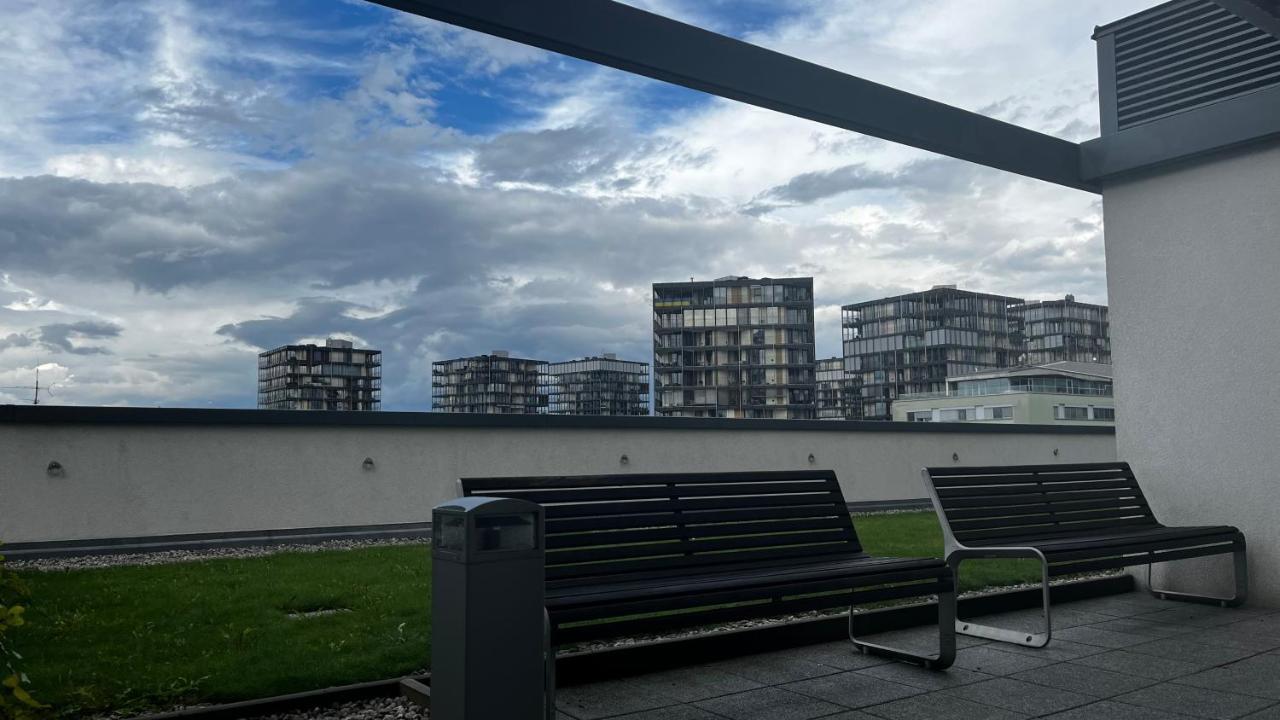Residence Garden Tower S Balkonem, Garaz Prague Exterior photo